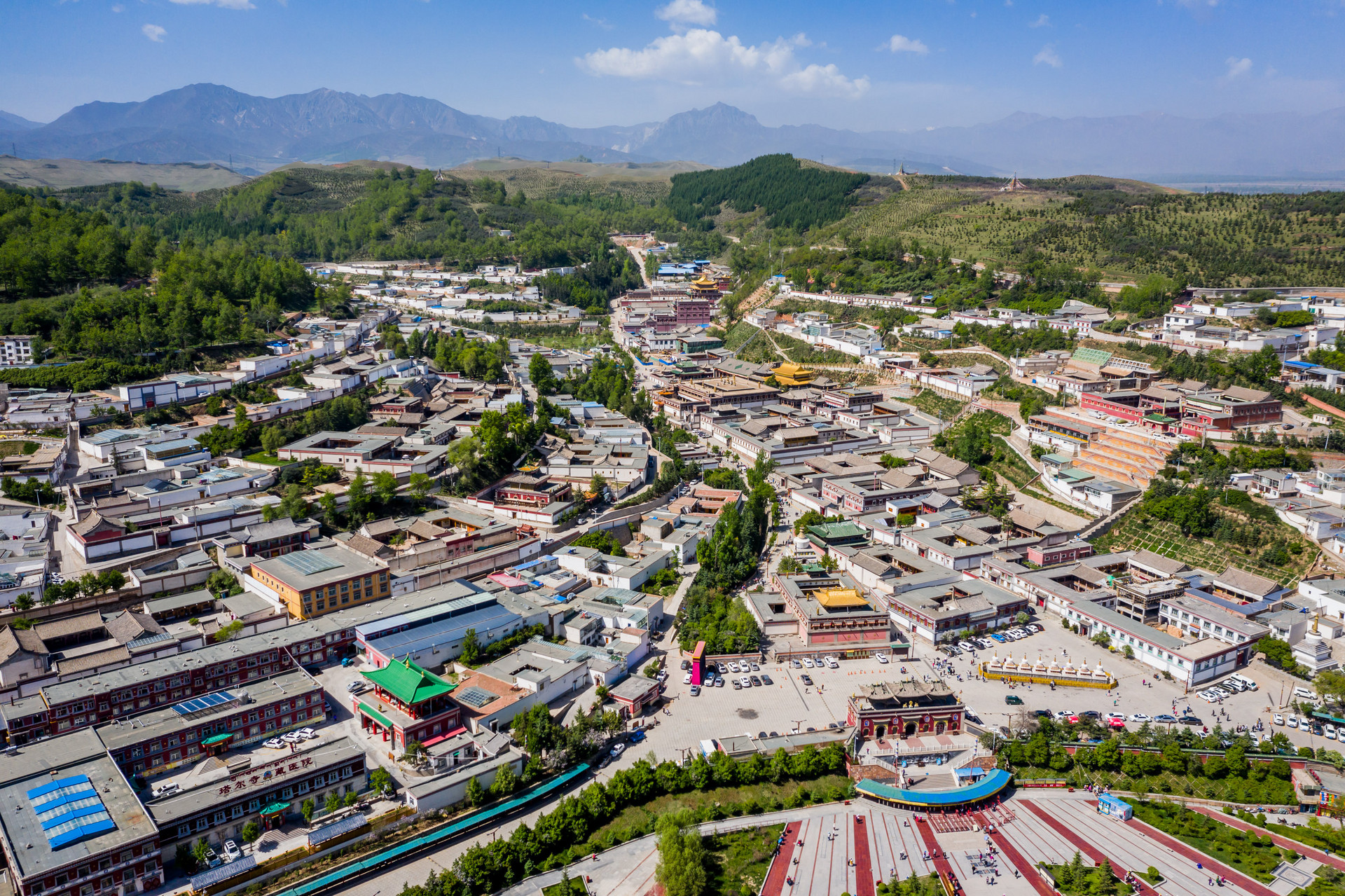 摄图网_501348814_banner_鸟瞰塔尔寺（企业商用）.jpg